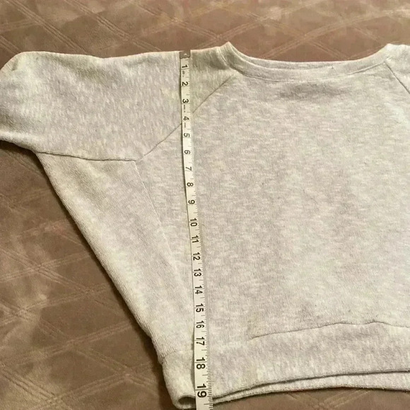 Club Monaco Grey Crop Sweatshirt with 3/4 Bat Wing Sleeves in Size XS. - Picture 8 of 9